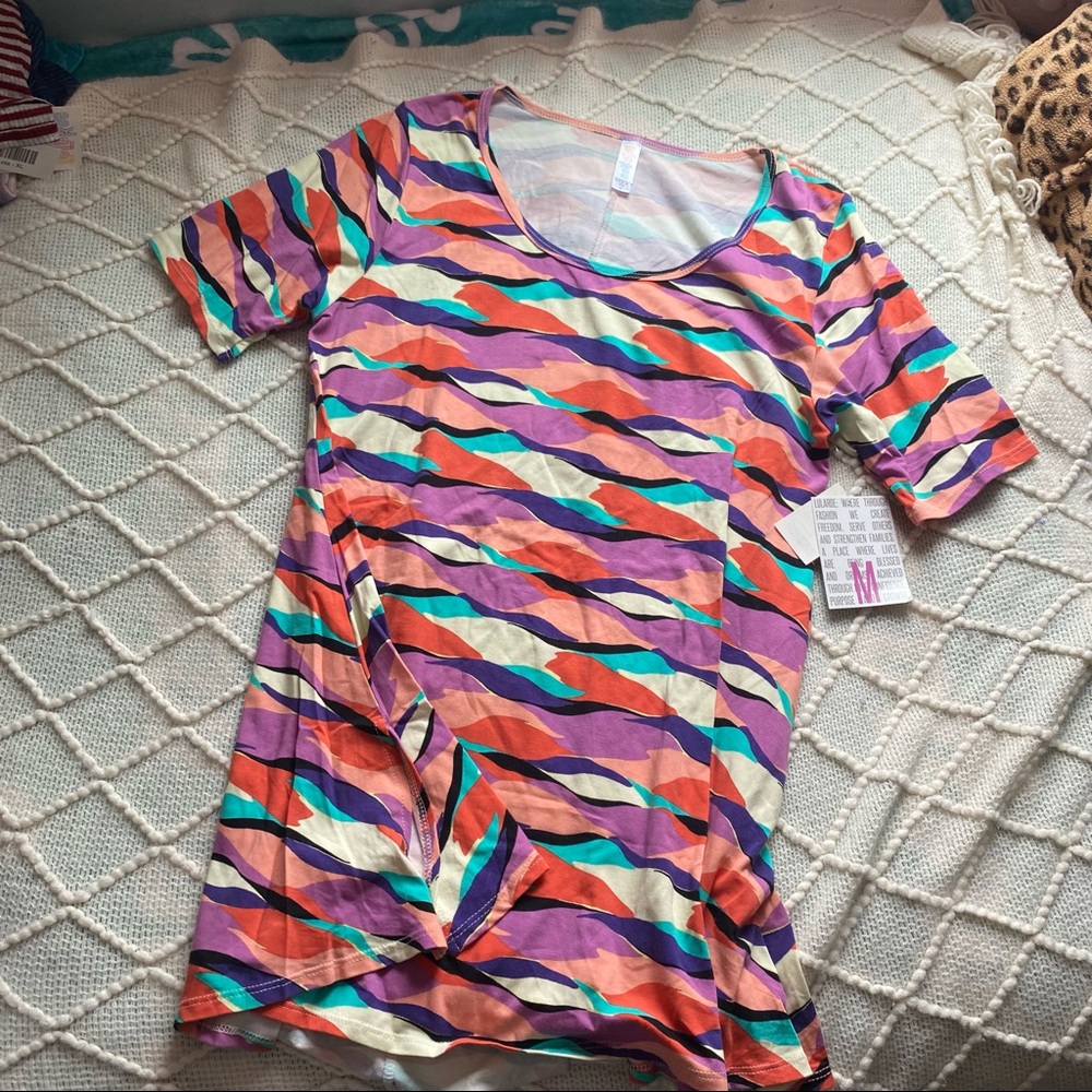 Lularoe medium shirt